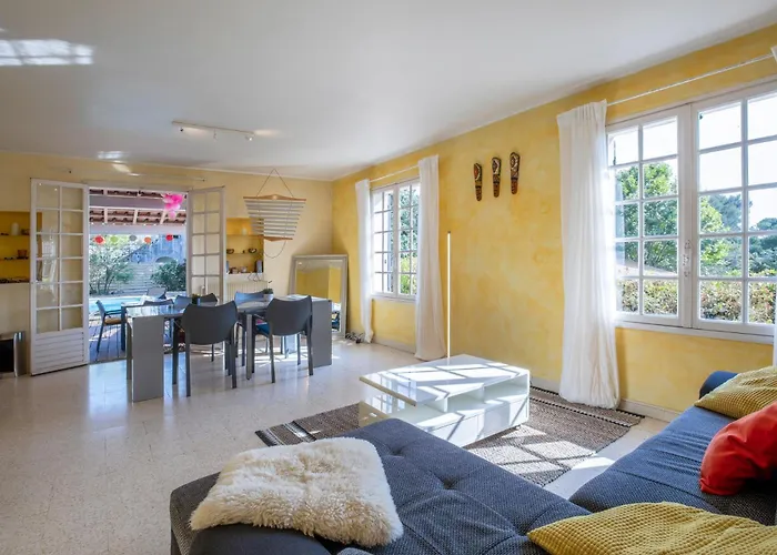 Villa Lumineuse Avec Piscine Chambres Ou Villa